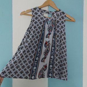 Xhilaration Floral Sleeveless Top